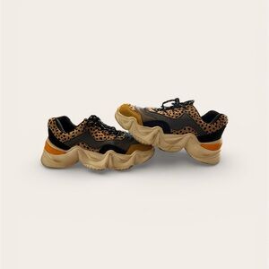 Stylish Sneakers with Leopard Print